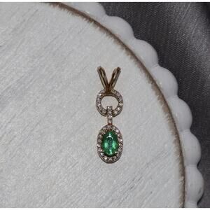 14k Yellow Gold Emerald & Diamond Pendant 1.5G / 0.9in